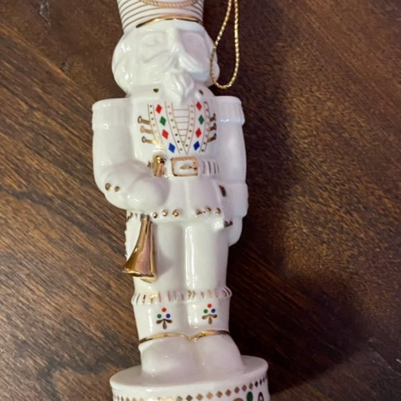 Lenox Nutcracker ornament, gold trim, red and green accents - Picture 12 of 14